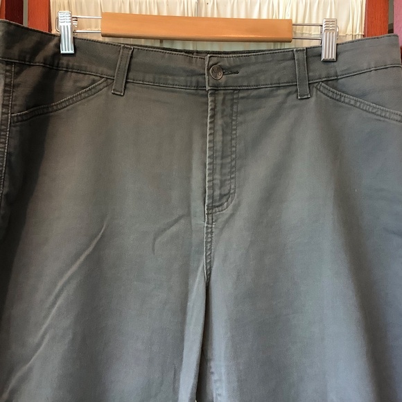 NYDJ Gray Chino Capris Women’s Size 18W Lift Tuck Embellished Back Pockets - Picture 2 of 7